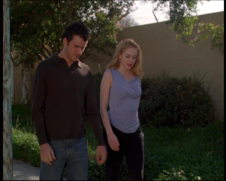 Charmed-Online-dot-net_607SoulSurvivor0799.jpg Charmed-Online-dot-net_607SoulSurvivor0799.jpg