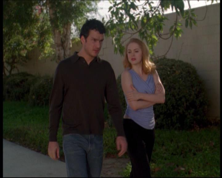 Charmed-Online-dot-net_607SoulSurvivor0814.jpg Charmed-Online-dot-net_607SoulSurvivor0814.jpg