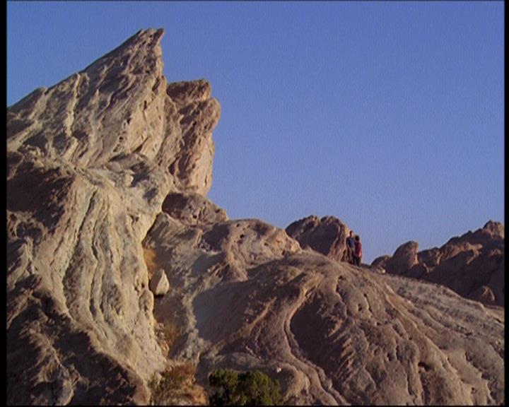 Charmed-Online-dot-net_607SoulSurvivor1204.jpg Charmed-Online-dot-net_607SoulSurvivor1204.jpg