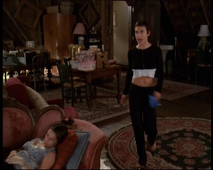 Charmed-Online-dot-net_607SoulSurvivor1467.jpg Charmed-Online-dot-net_607SoulSurvivor1467.jpg