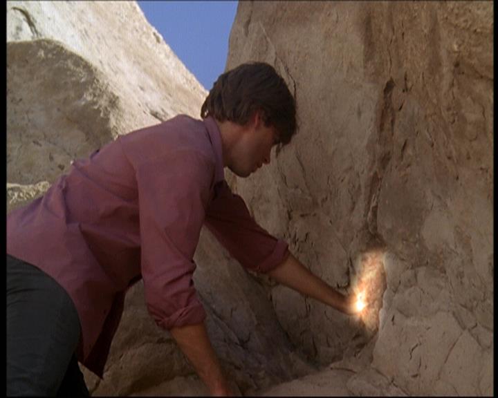 Charmed-Online-dot-net_607SoulSurvivor1607.jpg Charmed-Online-dot-net_607SoulSurvivor1607.jpg