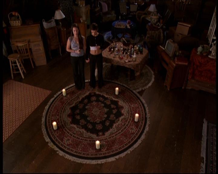 Charmed-Online-dot-net_607SoulSurvivor1774.jpg