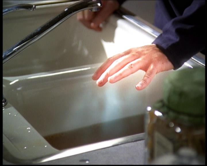 Charmed-Online-dot-net_608SwordAndTheCity0062.jpg