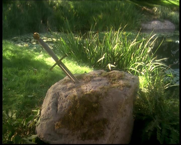 Charmed-Online-dot-net_608SwordAndTheCity0288.jpg