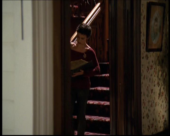 Charmed-Online-dot-net_608SwordAndTheCity0443.jpg