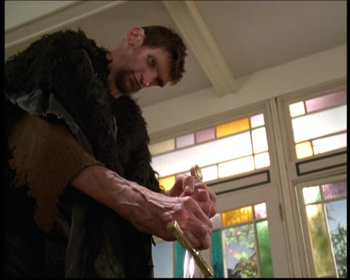 Charmed-Online-dot-net_608SwordAndTheCity1018.jpg