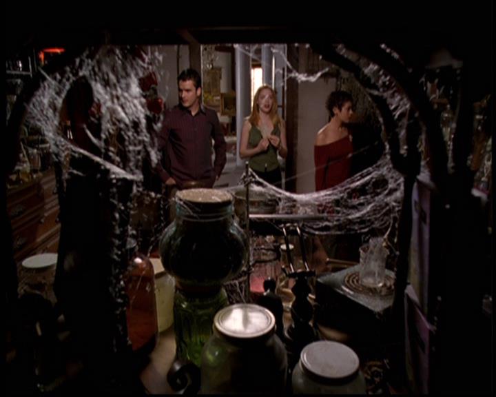 Charmed-Online-dot-net_608SwordAndTheCity1300.jpg