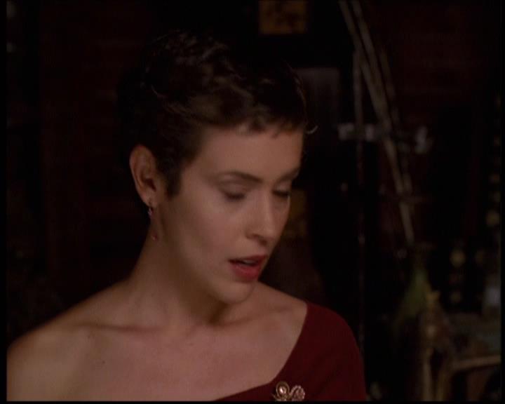 Charmed-Online-dot-net_608SwordAndTheCity1380.jpg