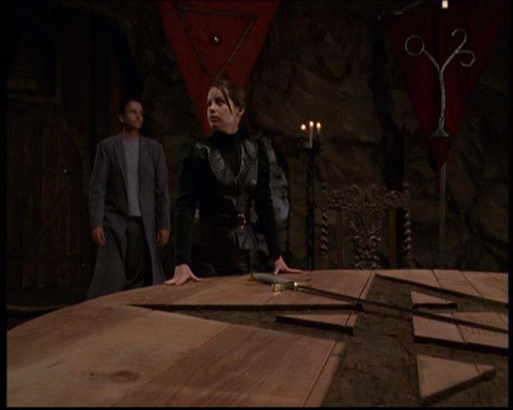 Charmed-Online-dot-net_608SwordAndTheCity1586.jpg
