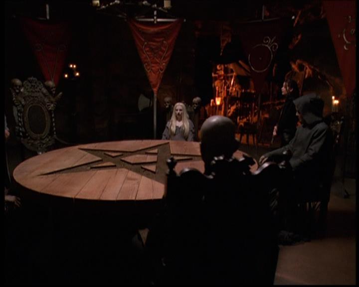 Charmed-Online-dot-net_608SwordAndTheCity1834.jpg