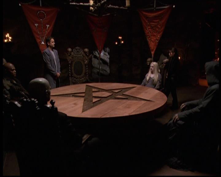 Charmed-Online-dot-net_608SwordAndTheCity1837.jpg