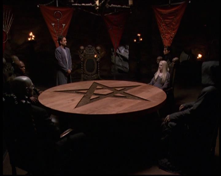 Charmed-Online-dot-net_608SwordAndTheCity1838.jpg