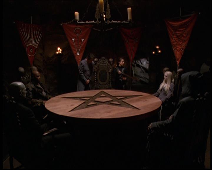 Charmed-Online-dot-net_608SwordAndTheCity1854.jpg