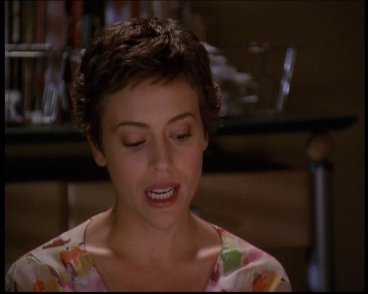Charmed-Online-dot-net_608SwordAndTheCity2211.jpg