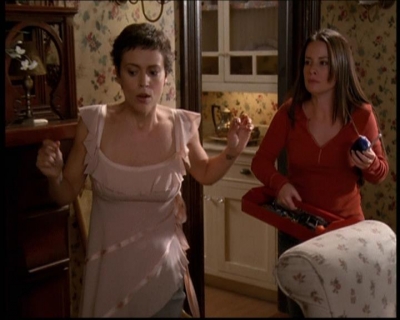 Charmed-Online-dot-net_608SwordAndTheCity0109.jpg