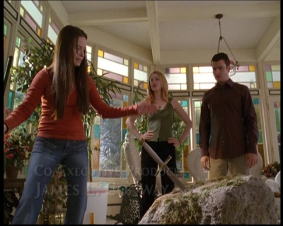 Charmed-Online-dot-net_608SwordAndTheCity0396.jpg