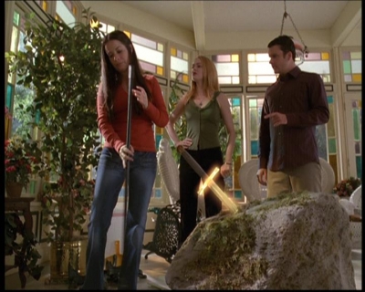 Charmed-Online-dot-net_608SwordAndTheCity0402.jpg