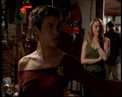 Charmed-Online-dot-net_608SwordAndTheCity1323.jpg