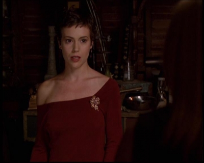 Charmed-Online-dot-net_608SwordAndTheCity1329.jpg