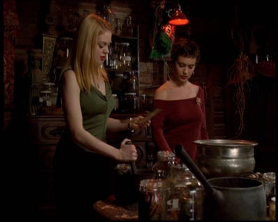 Charmed-Online-dot-net_608SwordAndTheCity1452.jpg