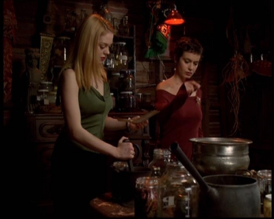 Charmed-Online-dot-net_608SwordAndTheCity1453.jpg