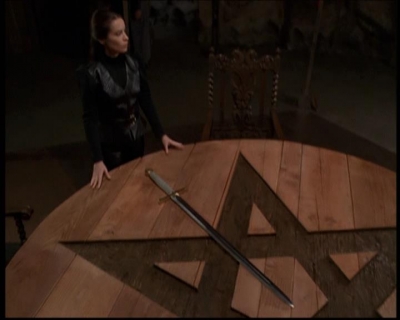 Charmed-Online-dot-net_608SwordAndTheCity1582.jpg