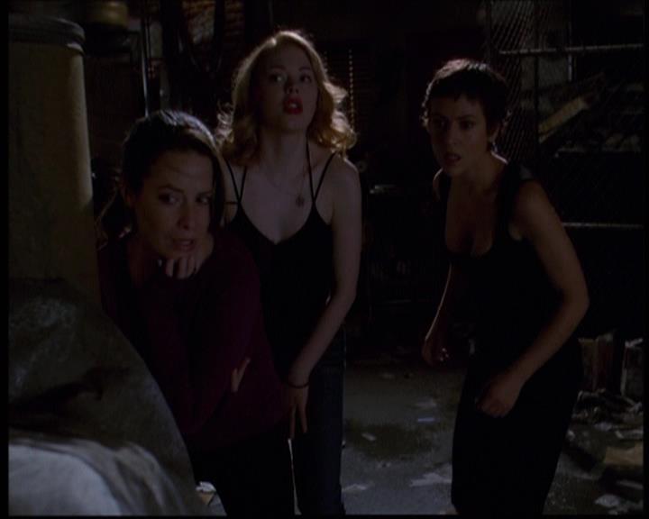 Charmed-Online-dot-609LittleMonsters0136.jpg Charmed-Online-dot-609LittleMonsters0136.jpg