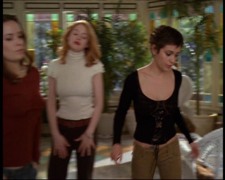 Charmed-Online-dot-609LittleMonsters0377.jpg Charmed-Online-dot-609LittleMonsters0377.jpg