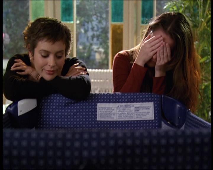 Charmed-Online-dot-609LittleMonsters0515.jpg Charmed-Online-dot-609LittleMonsters0515.jpg