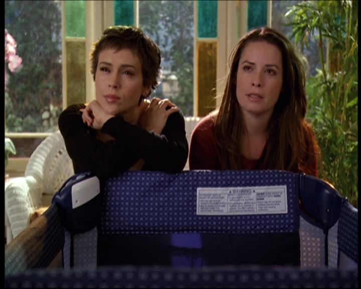 Charmed-Online-dot-609LittleMonsters0544.jpg Charmed-Online-dot-609LittleMonsters0544.jpg