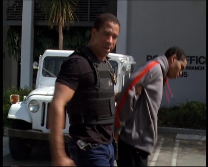 Charmed-Online-dot-609LittleMonsters1381.jpg Charmed-Online-dot-609LittleMonsters1381.jpg