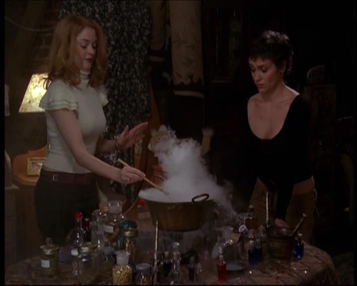 Charmed-Online-dot-609LittleMonsters1475.jpg Charmed-Online-dot-609LittleMonsters1475.jpg