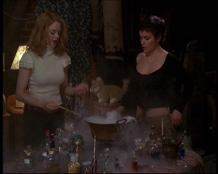 Charmed-Online-dot-609LittleMonsters1479.jpg Charmed-Online-dot-609LittleMonsters1479.jpg