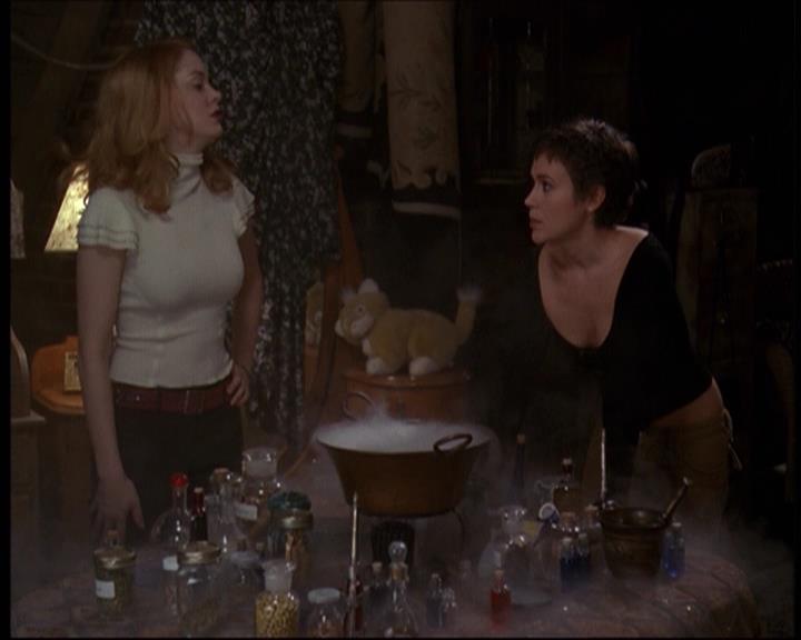 Charmed-Online-dot-609LittleMonsters1482.jpg Charmed-Online-dot-609LittleMonsters1482.jpg