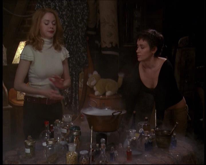 Charmed-Online-dot-609LittleMonsters1483.jpg Charmed-Online-dot-609LittleMonsters1483.jpg