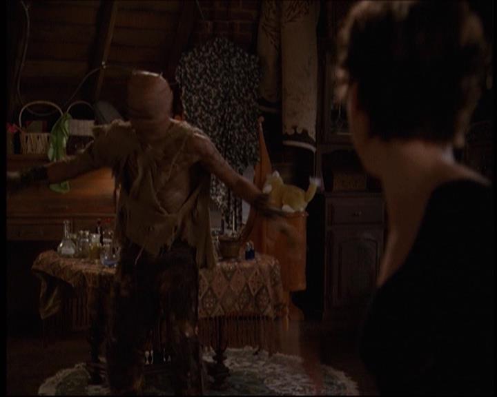 Charmed-Online-dot-609LittleMonsters1525.jpg Charmed-Online-dot-609LittleMonsters1525.jpg