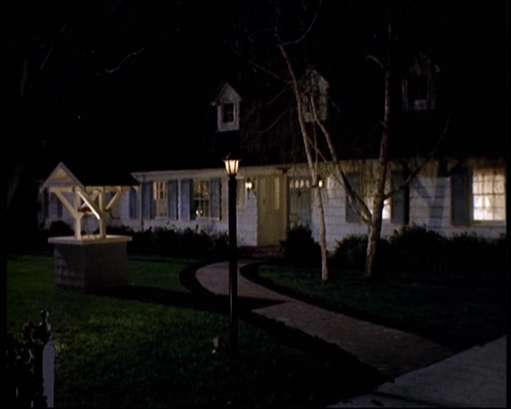 Charmed-Online-dot-609LittleMonsters1594.jpg Charmed-Online-dot-609LittleMonsters1594.jpg