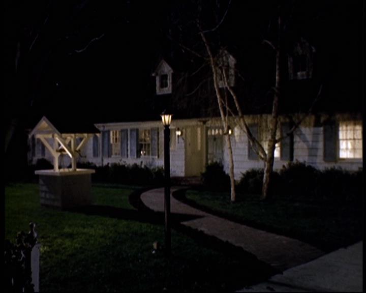 Charmed-Online-dot-609LittleMonsters1595.jpg Charmed-Online-dot-609LittleMonsters1595.jpg