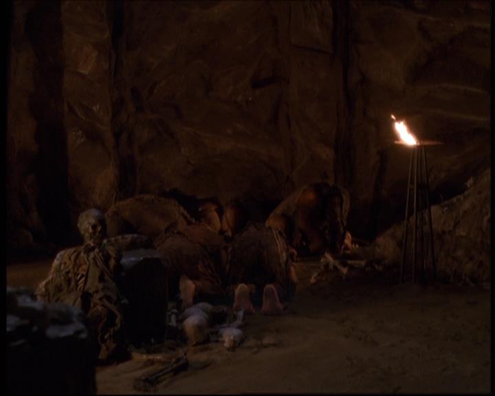 Charmed-Online-dot-609LittleMonsters1834.jpg