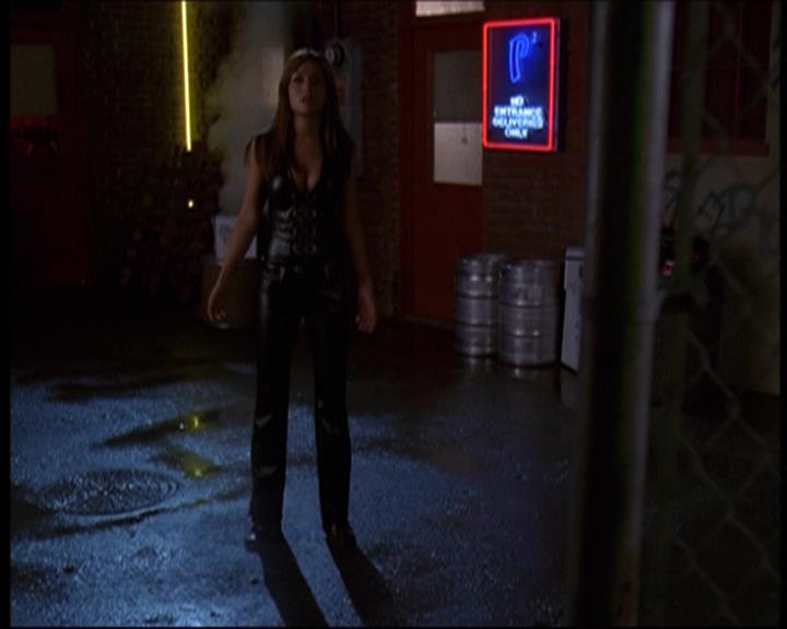 Charmed-Online-dot-610Chris-Crossed0188.jpg Charmed-Online-dot-610Chris-Crossed0188.jpg