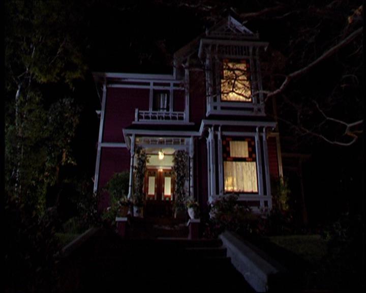 Charmed-Online-dot-610Chris-Crossed0245.jpg