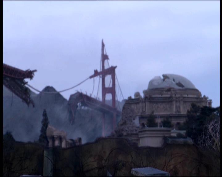 Charmed-Online-dot-610Chris-Crossed0411.jpg Charmed-Online-dot-610Chris-Crossed0411.jpg