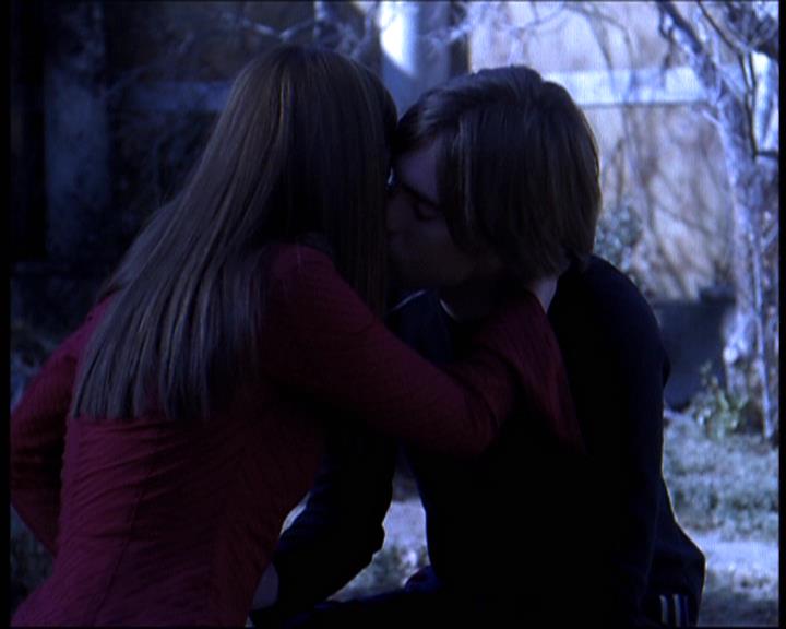 Charmed-Online-dot-610Chris-Crossed0444.jpg