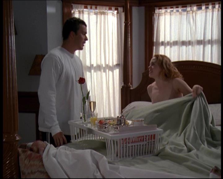 Charmed-Online-dot-610Chris-Crossed0502.jpg Charmed-Online-dot-610Chris-Crossed0502.jpg