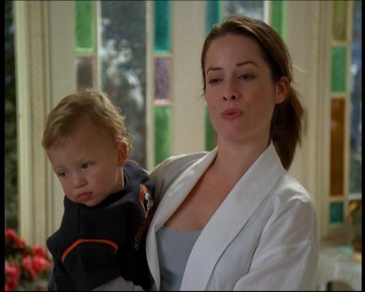 Charmed-Online-dot-610Chris-Crossed0648.jpg Charmed-Online-dot-610Chris-Crossed0648.jpg