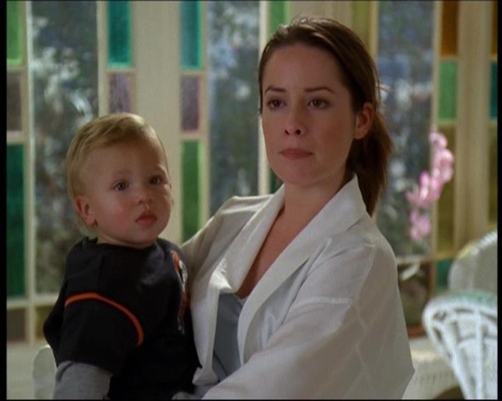 Charmed-Online-dot-610Chris-Crossed0675.jpg Charmed-Online-dot-610Chris-Crossed0675.jpg