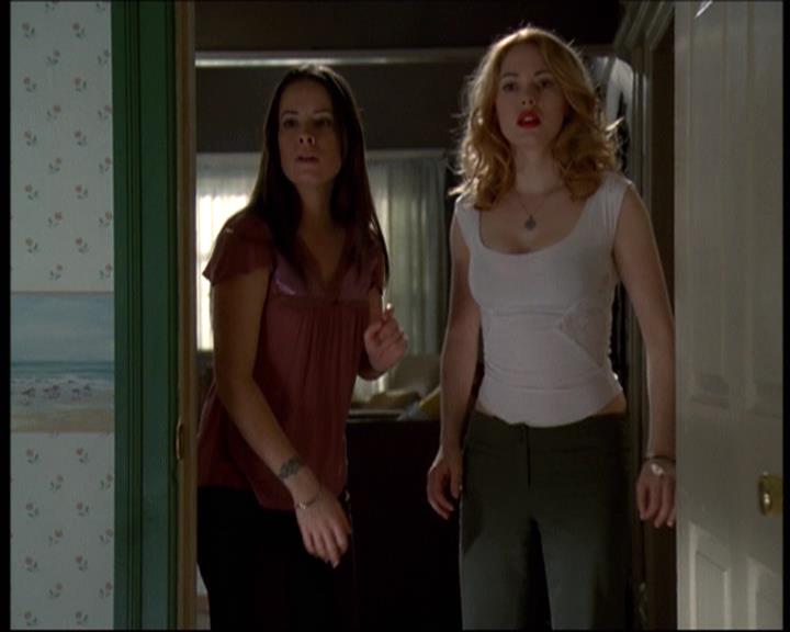 Charmed-Online-dot-610Chris-Crossed0805.jpg Charmed-Online-dot-610Chris-Crossed0805.jpg