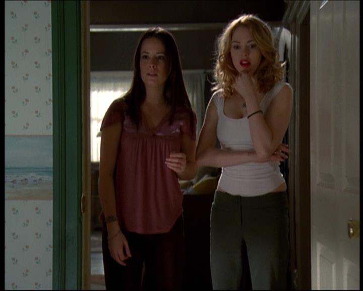 Charmed-Online-dot-610Chris-Crossed0812.jpg Charmed-Online-dot-610Chris-Crossed0812.jpg