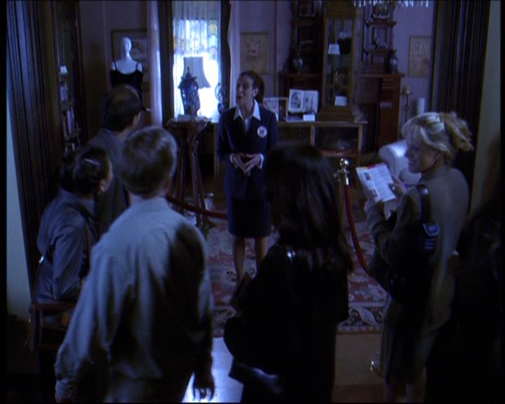 Charmed-Online-dot-610Chris-Crossed1002.jpg Charmed-Online-dot-610Chris-Crossed1002.jpg