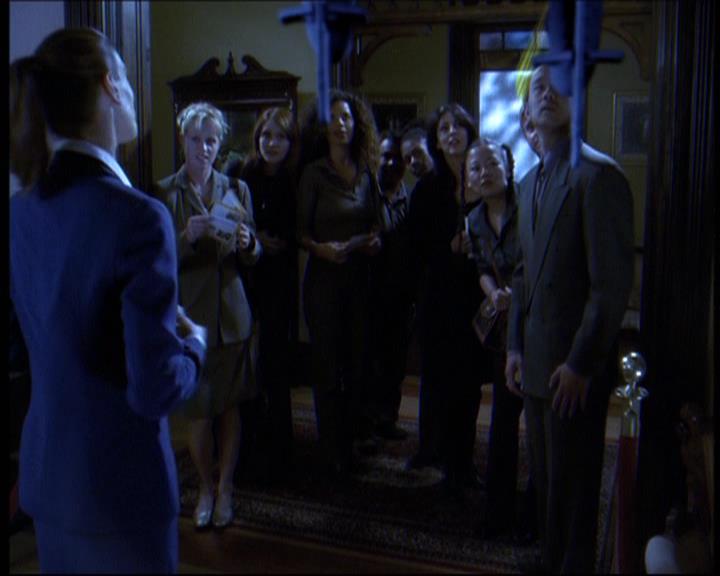 Charmed-Online-dot-610Chris-Crossed1011.jpg Charmed-Online-dot-610Chris-Crossed1011.jpg